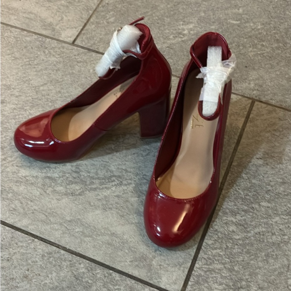 Rouje Glossy Burgundy Heels